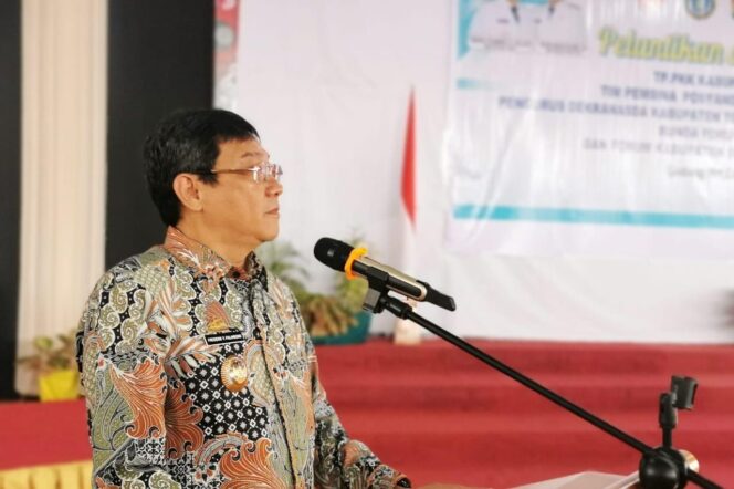 
					Frederik Victor Palimbong, Bupati Toraja Utara. Foto: Istimewa