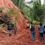 Longsor susulan di Ballopasange, Satu Alat Berat Diterjunkan Buka Akses Jalan IMG-20250507-WA0020