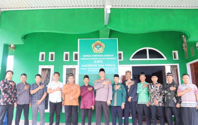 
					Kapolres Tana Toraja Jalin Silaturahmi dengan Dewan LDII Kabupaten Tator