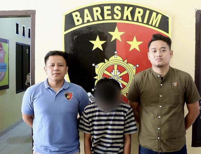 
					SP (18) pelaku penganiayaan saat diamankan Polisi di Polres Tana Toraja. Foto: Istimewa