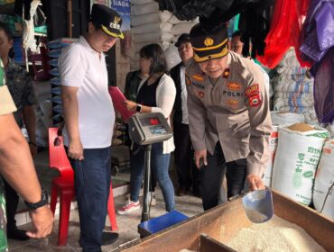 Forkopimda Tana Toraja cek ketersediaan bahan pokok jelang Hari Raya Idul Adha 2025 di Pasar Makale, Kamis (5/6/2025). Foto: Istimewa