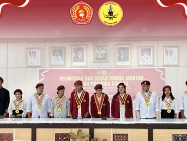 PMKRI Cabang Toraja menggelar pelantikan dan serah terima jabatan Dewan Pimpinan Cabang periode 2025-2026, pada Kamis (5/6/2025) di Ruang Pola Kantor Bupati Tana Toraja. Foto: Istimewa