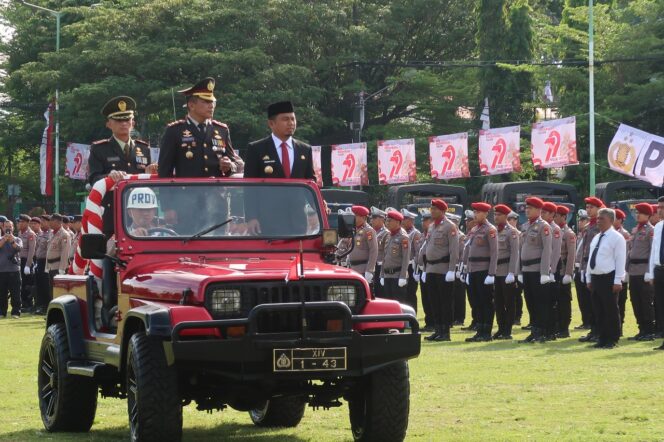 
					Upacara HUT Bhayangkara ke 79 yang digelar di Alun-alun Kota Lapangan Andi Makassau, Selasa (1/7/2025). Foto: Istimewa