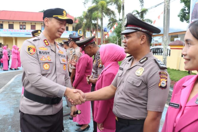 
					AKBP. Budi Hermawan saat mengalami personil yang naik pangkat, Rabu (2/7/2025). Foto: Istimewa
