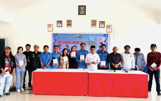 
					Lounching Buku 