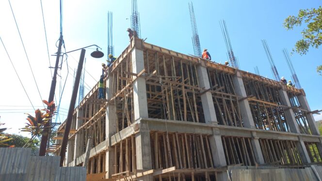 
					Pembangunan Gedung UTD RSUD Lakipadada. Foto: Istimewa