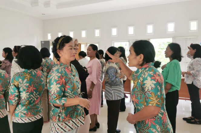 
					Pelatihan Juru Bahasa Isyarat (JBI) di RBM Toraja, Selasa (25/11/2025). Foto: Istimewa