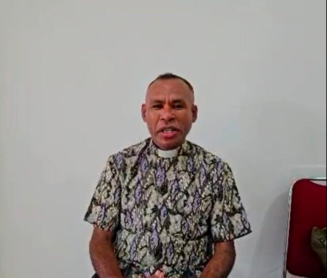 
					Pastor Paroki Santo Yohanes Bintuni Imbau Umat Rayakan Natal dengan Tertib dan Penuh Syukur