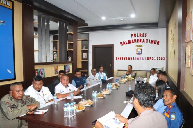 
					Polres Halmahera Timur Gelar Rapat Lintas Sektoral Jelang Pengamanan Natal 2025 dan Tahun Baru 2026