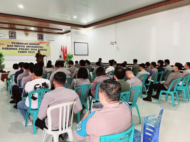 
					Pembinaan Rohani dan Mental (Binrohtal) Polres Tana Toraja. Foto: Istimewa