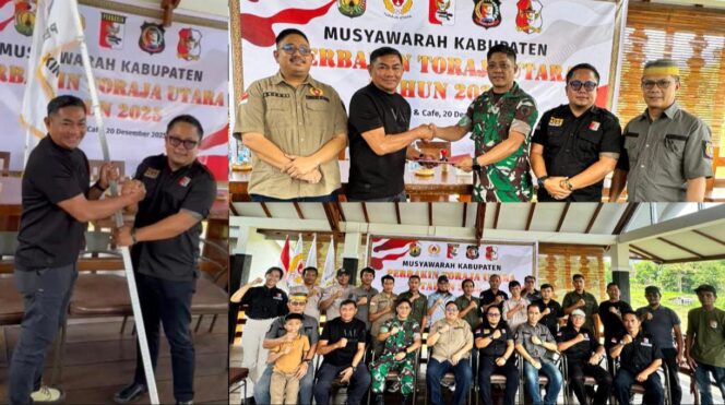 
					Ketua harian periode 2021-2024 Agustinus Parrangan menyerahkan Pataka Perbakin kepada Ketua Harian terpilih Yopi Rante Maliku pada Musyawarah Perbakin Toraja Utara, Sabtu (20/12/2025). Foto: Istimewa