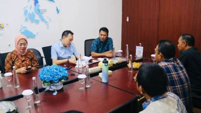 
					Bupati Halmahera Timur Didampingi Sekretaris Daerah Melakukan Silaturahmi Sekaligus Kordinasi Dengan BPBPK Maluku Utara