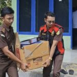 Kejari Halmahera Timur Gledah 40 Dokumen Di Kantor Camat Kota Maba IMG-20260204-WA0044