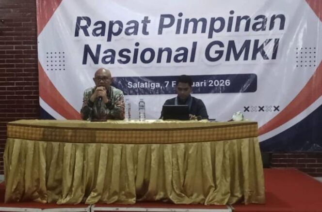 
					William Sabandar (kiri) Ketua Umum Pengurus Nasional Perkumpulan Senior Gerakan Mahasiswa Kristen Indonesia (PNPS GMKI). Foto: Istimewa