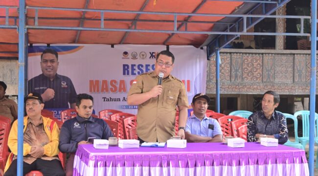 Yosia Rinto Kadang, Anggota DPRD Provinsi Sulsel saat Reses di Lembang Landorundun, Toraja Utara. Foto: Istimewa