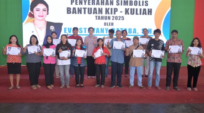 Bantuan Beasiswa KIP Kuliah jalur aspirasi Eva Stevany Rataba tahun 2025 kepada sekitar 700 mahasiswa asal Toraja. Foto: Istimewa