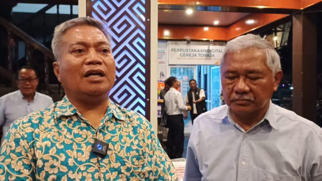 
					Pdt. Musa Salusu, Ketua FKUB Toraja Utara (kanan). Foto: Istimewa