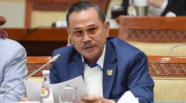 Irjen Pol (Purn) Frederik Kalalembang, Anggota DPR RI. Foto: Istimewa