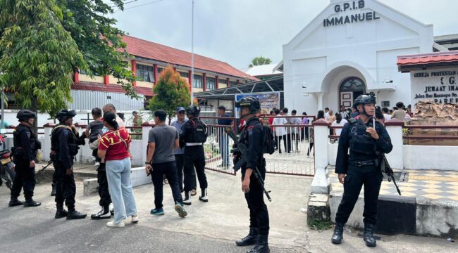 Batalyon B Pelopor Satuan Brimob Polda Sulsel gelar Pengamanan ibadah Paskah di Kota Parepare. Foto: Istimewa