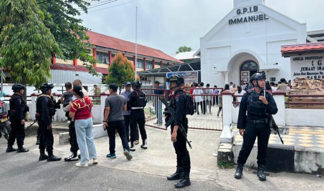 
					Batalyon B Pelopor Satuan Brimob Polda Sulsel gelar Pengamanan ibadah Paskah di Kota Parepare. Foto: Istimewa