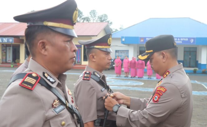 
					Serah terima Jabatan Kasat Lantas Polres Toraja Utara. Foto: Istimewa