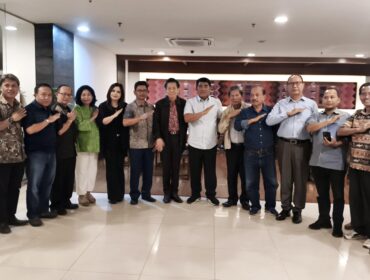 Foto bersama Pengurus Pusat PMTI usai rapat kerja di Hotel Lume'os Cempaka Putih Jakarta pada Jumat (10/4/2026). Foto: Vressnews