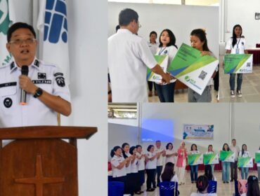 Penyerahan Kartu BPJS Ketenagakerjaan kepada Peserta Pelatihan Garmen di BLK Malakiri oleh Bupati Toraja Utara Frederik Victor Palimbong. Foto: Istimewa