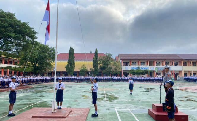 
					Police Goes to School (Polantas Menyapa)