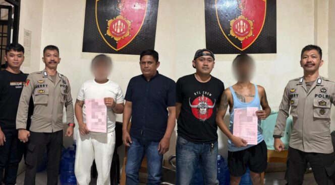 
					Dua Pria Penyalahgunaan Narkoba jenis sabu di Toraja Utara Diringkus Polisi. Foto: Istimewa