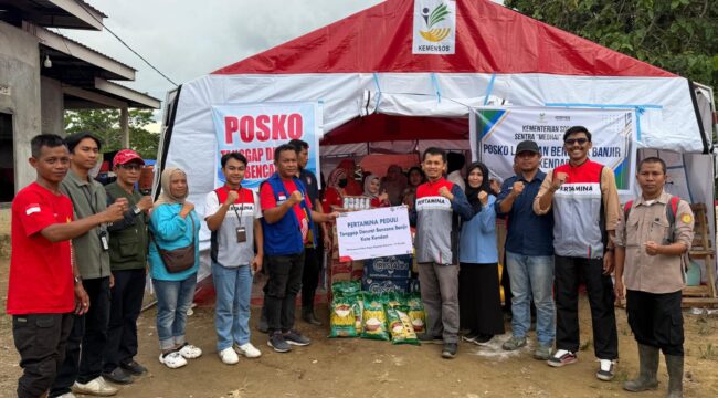 PT Pertamina Patra Niaga salurkan bantuan tanggap darurat bagi masyarakat terdampak banjir di Kota Kendari. Foto: Istimewa