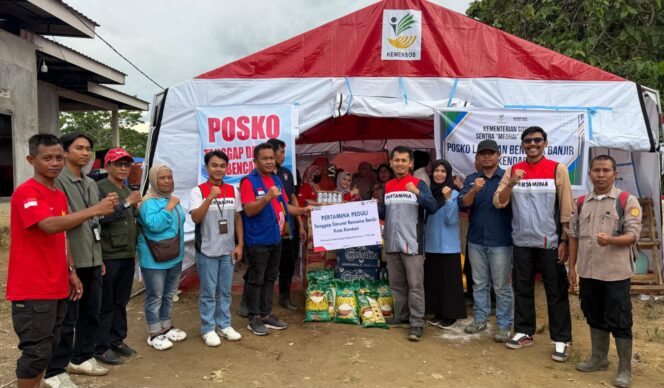 
					PT Pertamina Patra Niaga salurkan bantuan tanggap darurat bagi masyarakat terdampak banjir di Kota Kendari. Foto: Istimewa