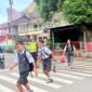 Penempatan personil Satlantas Polres Tana Toraja pada titik-titik  strategis untuk memantau dan mengendalikan arus lalu lintas secara efektif. Foto: Istimewa