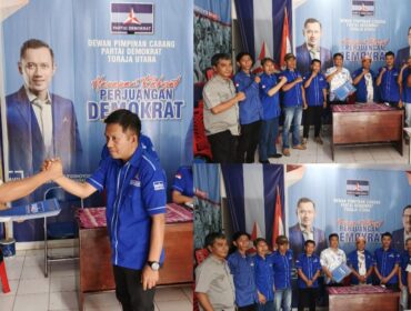 Priyanto Soma (kanan) saat menerima dukungan dari 13 DPAC di Toraja Utara sebagai Calon Ketua Demokrat Toraja Utara. Foto: Istimewa