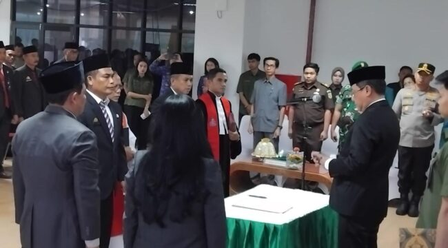 Pelantikan Pejabat Dilingkup Pemda Toraja Utara oleh Bupati Frederik Victor Palimbong pada Kamis (18/6/2026). Foto: Istimewa