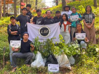 Langkan Maega dan Ikasmandara gelar aksi tanam pohon di Toraja Utara. Foto: Istimewa