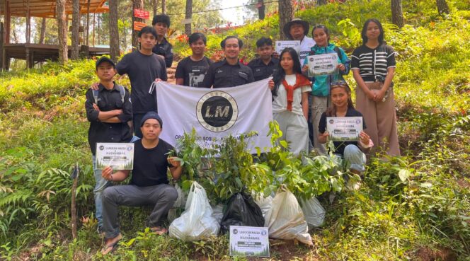 
					Langkan Maega dan Ikasmandara gelar aksi tanam pohon di Toraja Utara. Foto: Istimewa