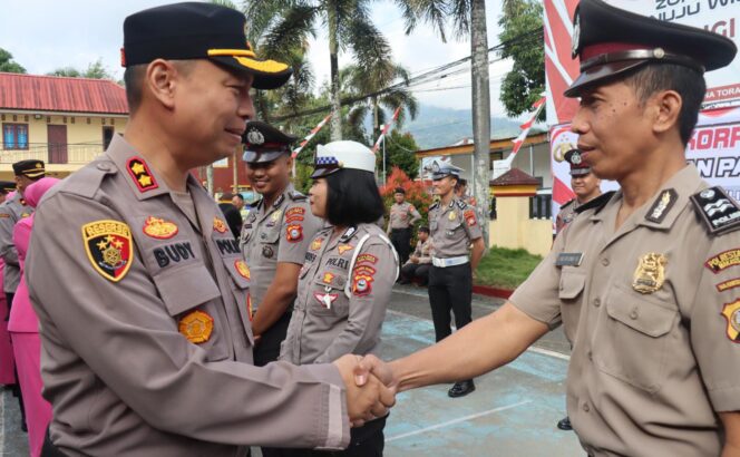 
					Korps Raport, 25 Personel Polres Tana Toraja Raih Kenaikan Pangkat, Selasa (30/6/2026). Foto: Istimewa