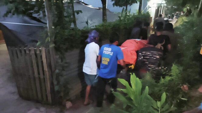
					Suasana evakuasi penemuan mayat yang diketahui bernama Beni di Mentirotiku, Rantepao, Toraja Utara pada Selasa (7/7/2026). Foto: Istimewa
