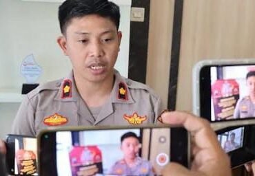 AKBP Arwansa saat masih menjabat Wakapolres Kebumen dengan pangkat Kompol. Foto: Istimewa
