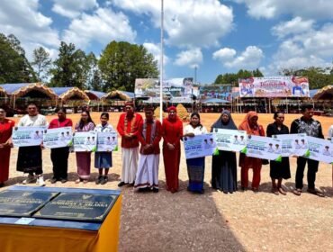 BPJS Ketenagakerjaan serahkan JKM dan JKK kepada 10 ahli waris pekerja rentan yang meninggal di puncak HUT ke 69 Tator, pada Senin (31/8/2026). Foto: Istimewa
