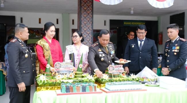 Pemda Toraja Utara Hadiri HUT TNI ke 81 diwakili Wakil Bupati Toraja Utara Andrew Branch Silambi. Foto: Istimewa