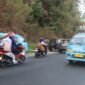AKBP Yoseph Adi R. Sudrajat Kapolres Toraja Utara turun langsung atur arus lalulintas. Foto: Istimewa