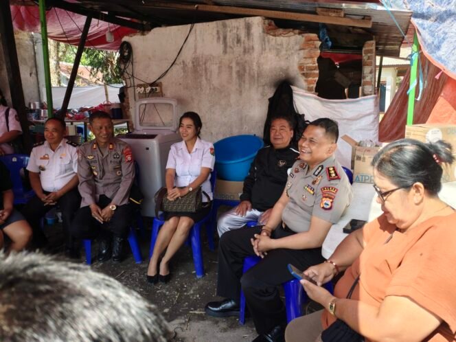 
					AKBP Yoseph Adi R. Sudrajat Kapolres Toraja Utara gelar kegiatan Kumpul Bersama Masyarakat. Foto: Istimewa